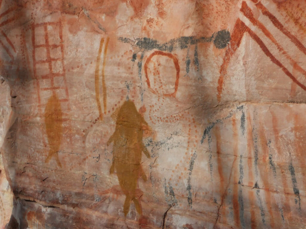 Pinturas rupestres na chapada diamantina.